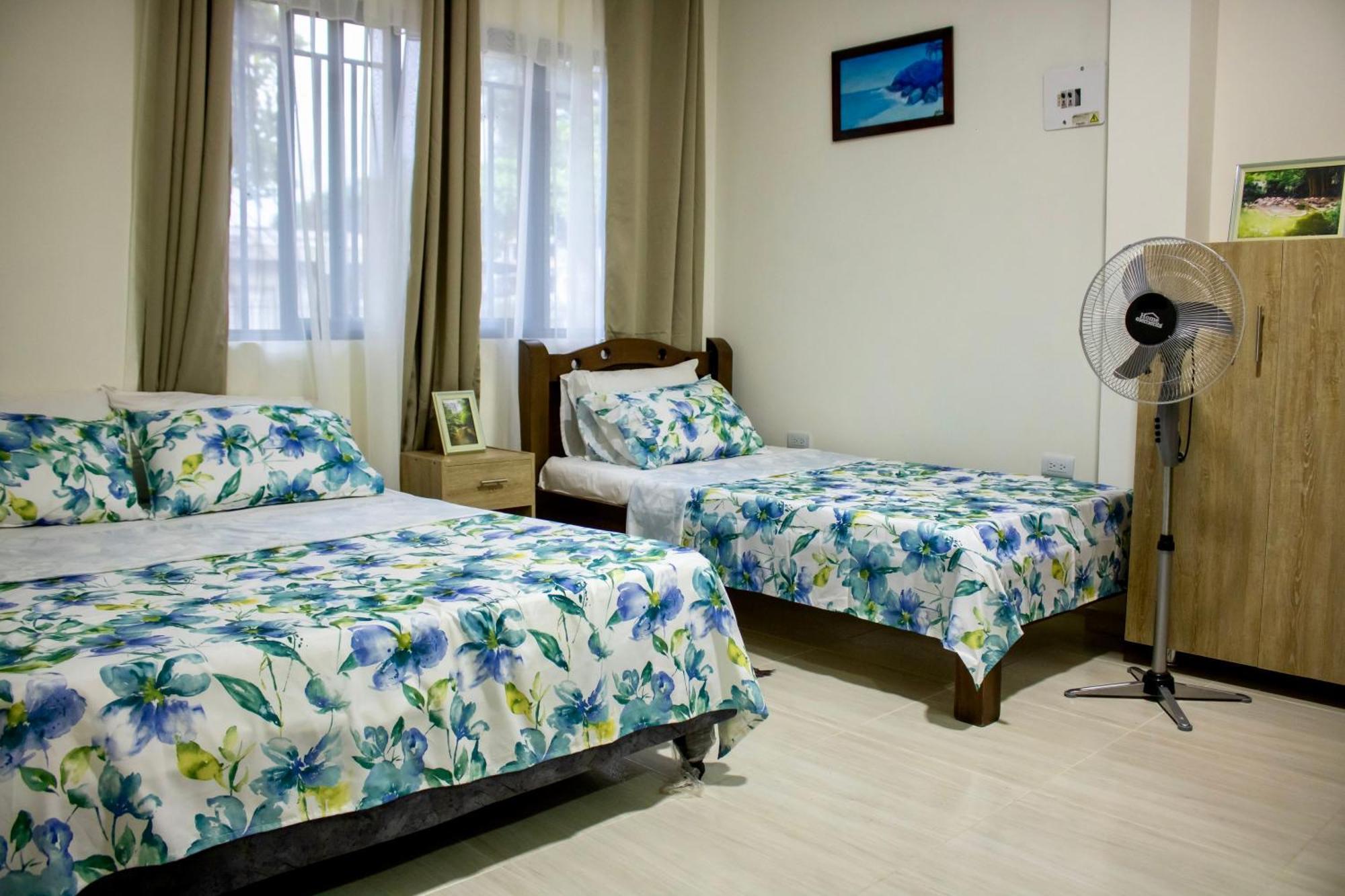 Moderno 4 Personas Apartment